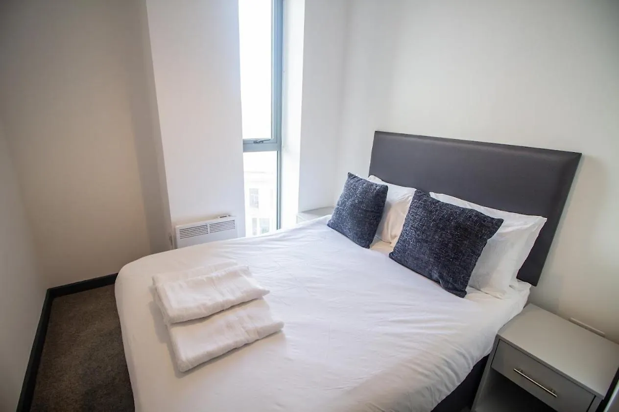 High Point 2 Bed Apartment Bradford
